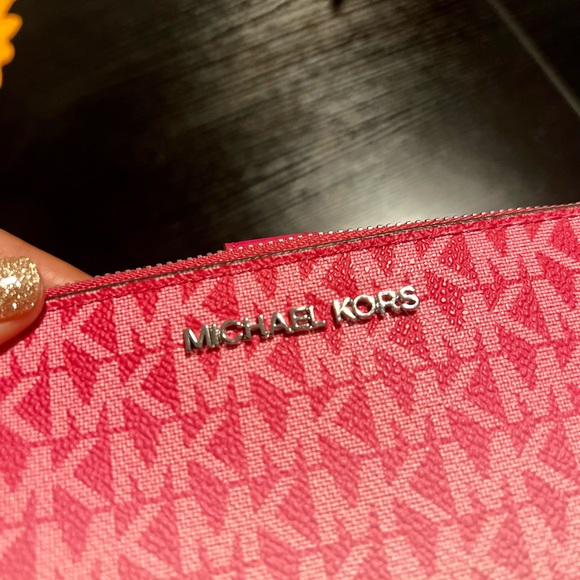 Michael Kors Pink Logo Pouch - Picture 3 of 5